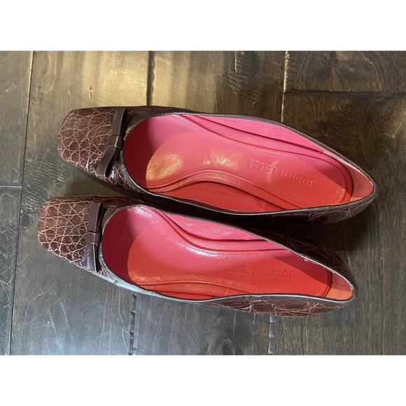 Judith Lieber Embossed Croc Pumps Size 8 - Picture 5 of 6